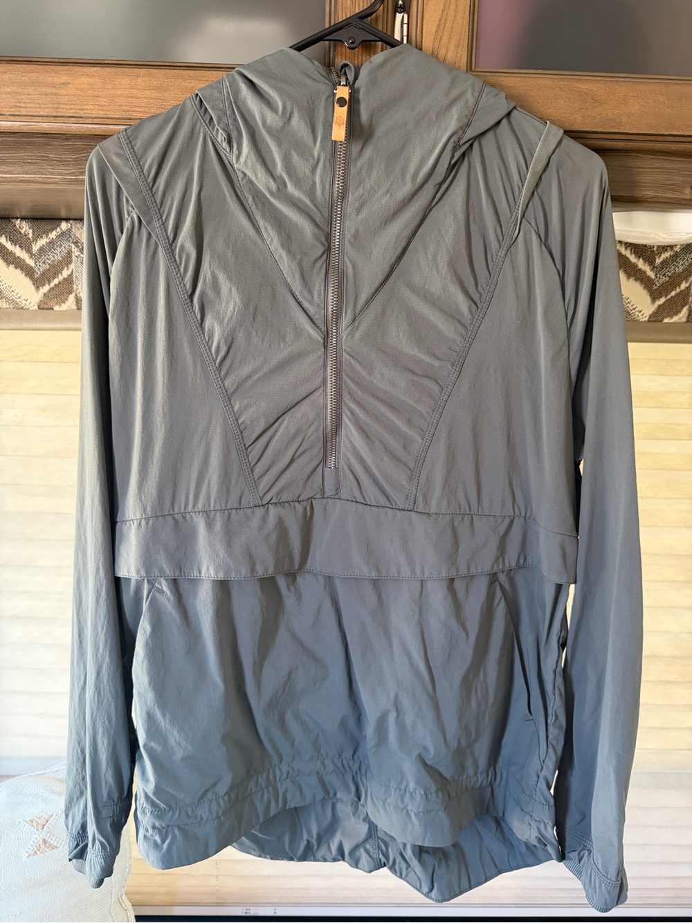 Women's Lightweight Hooded Pullover